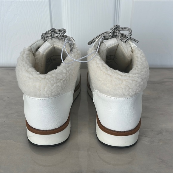 ✨NWT✨ Cliffs by White Mountain Booties - Picture 4 of 8
